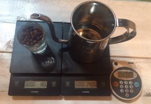 コーヒー豆，お湯，時間を計測